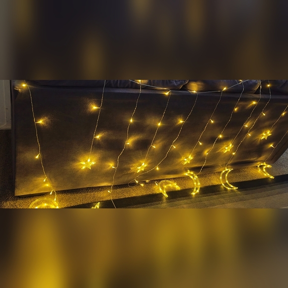 LED Moon and Star Curtain String Lights In Box - Picture 6 of 10
